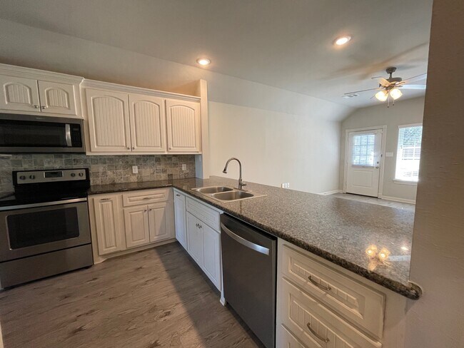 Building Photo - 13089 Vega Ct