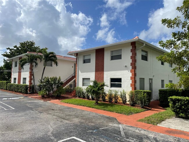 Building Photo - 3090 Coral Springs Dr