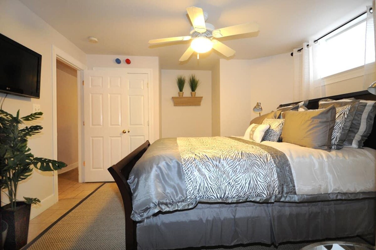 Building Photo - 724 East Capitol St NE