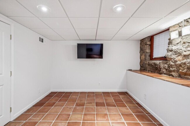 Building Photo - 1189 Reeder Cir NE