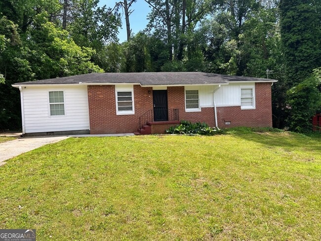 Primary Photo - 221 Banberry Dr SE