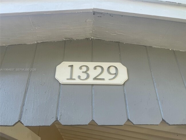 Building Photo - 1329 NE 16th Ave