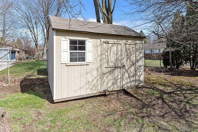 Building Photo - 25690 Glamorgan Dr