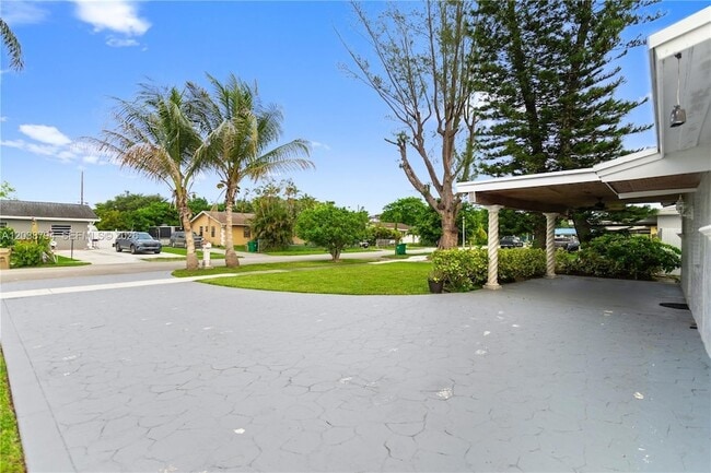 Building Photo - 4151 SW 56th Ave