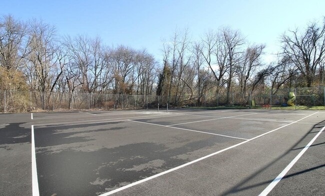 Building Photo - 16 Bryon Rd