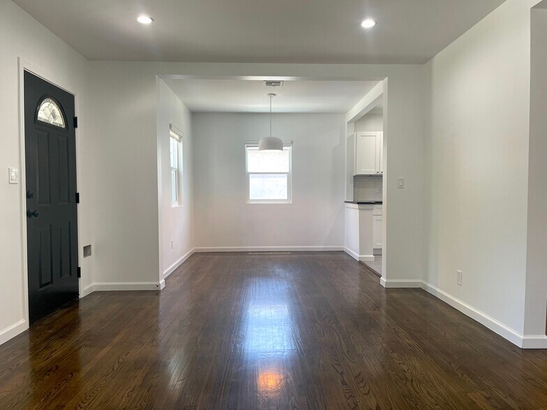 Dinning room - 5457 Beck Ave