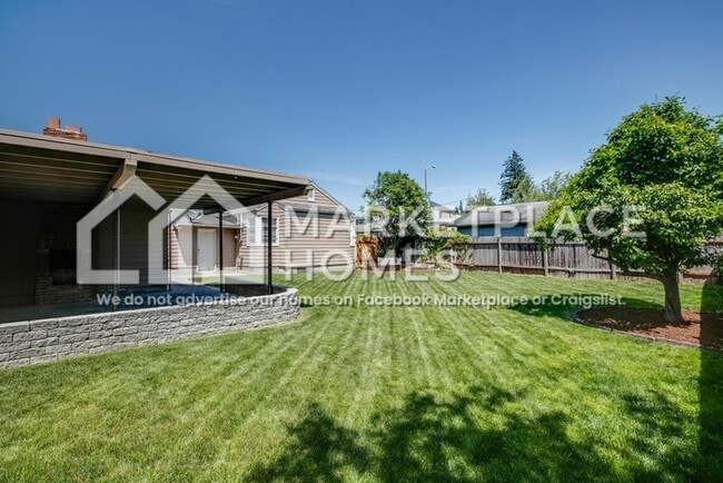 Building Photo - 615 S 225th St