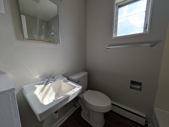 Building Photo - 2908 Memorial Ave