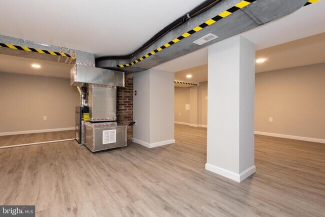 Building Photo - 9520 48th Ave