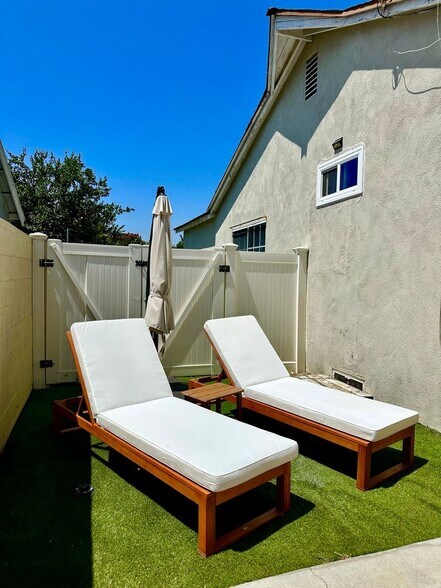 Building Photo - 7547 Garden Grove Ave