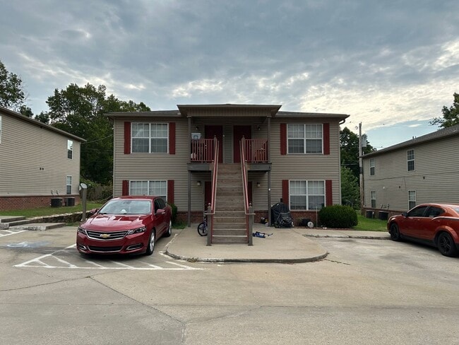 Building Photo - 1310 N 47th St