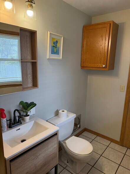 Building Photo - 2225 Yount St