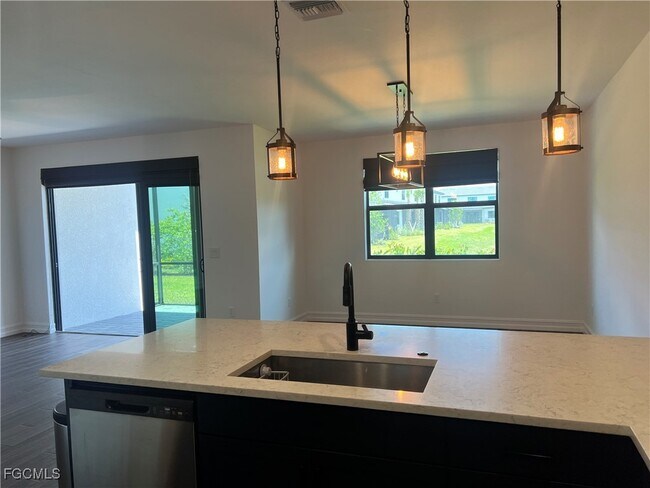 Building Photo - 7584 Carnegie Way