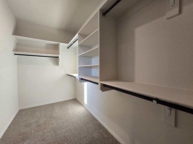 Building Photo - 3850 Chitalpa