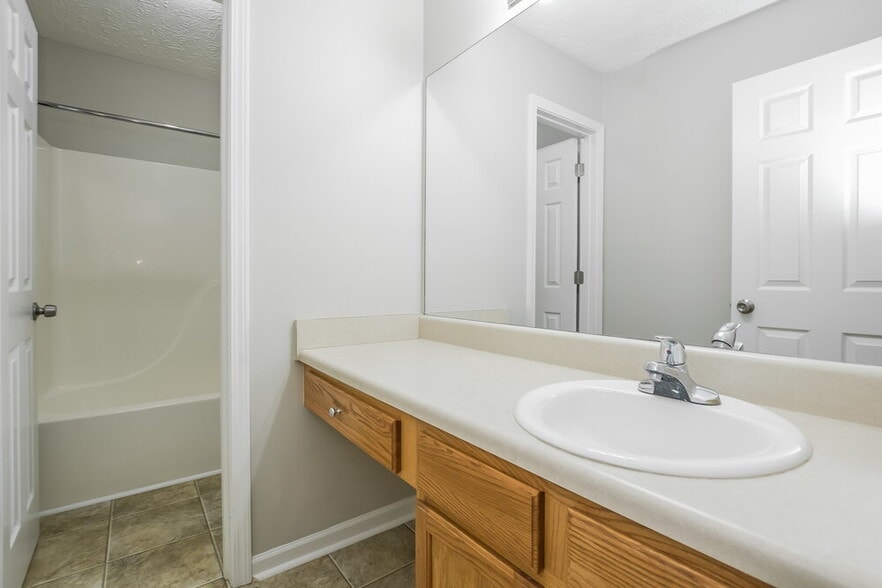 Building Photo - 127 Berkley Dr