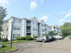 Building Photo - 214 Stratford Pl