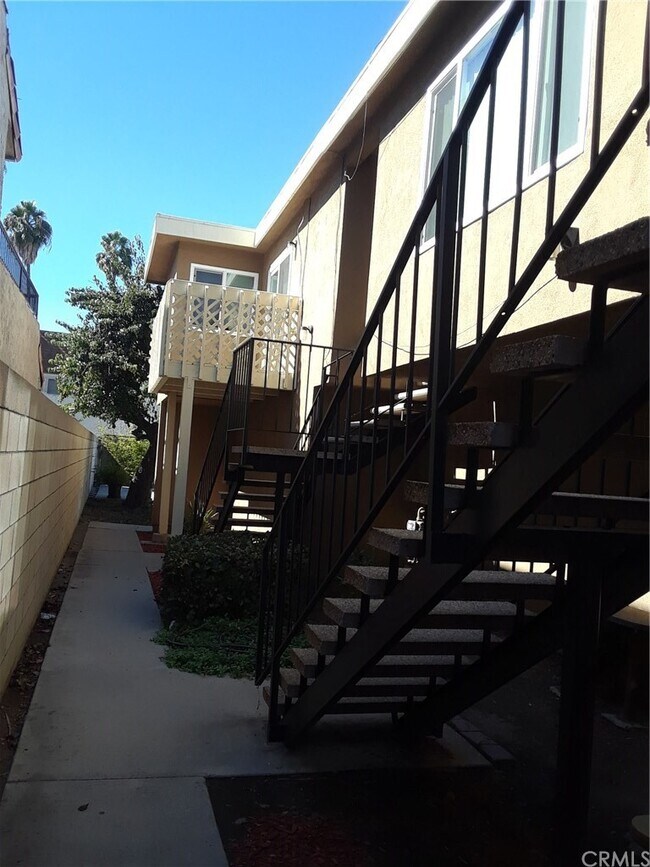 Building Photo - 16961 Green Ln