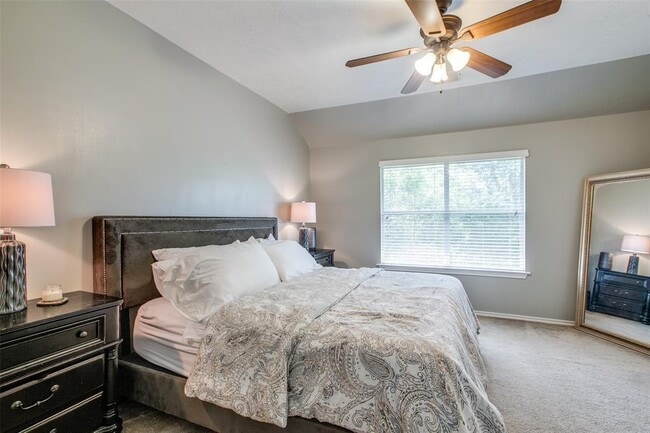 Building Photo - 71 Summerhaze Cir