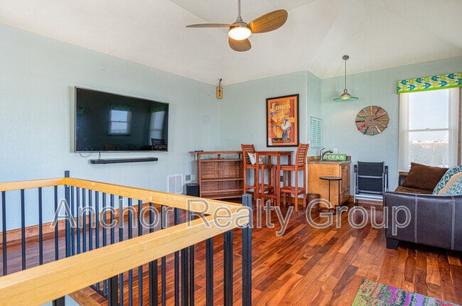 Building Photo - 217 16th St