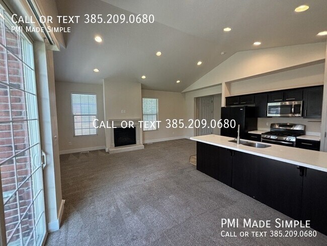 Building Photo - 126 W 3430