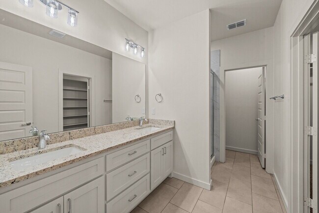 Building Photo - Brand new townhomes in Frenship East!