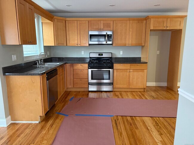 Building Photo - 57 Hollis Dr