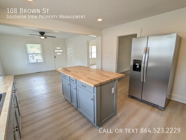 Building Photo - 108 Brown St