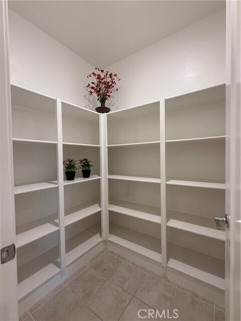 Building Photo - 273 Novel