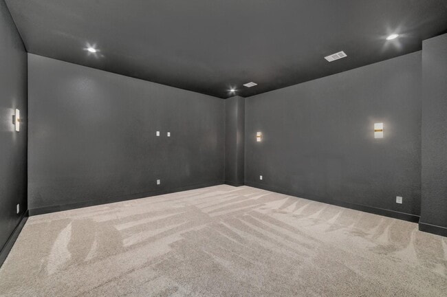 Building Photo - 3731 Cortez Dr