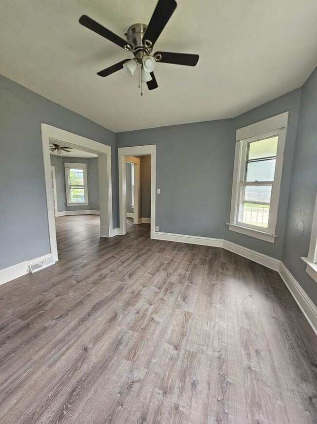 Building Photo - There is a $25 fee per application and eve...