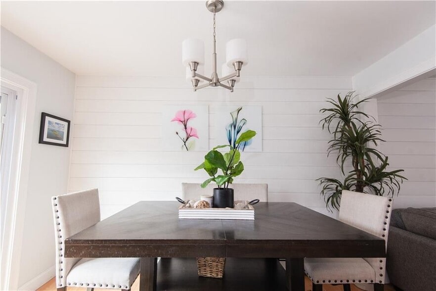 Building Photo - 88 Kay St