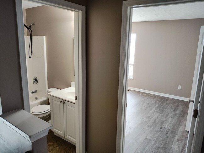 Building Photo - Beautifully maintained 4-bedroom, 2.5-bath over 2,200 sqft with a 2 car garage!