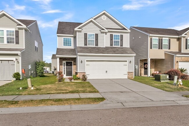 Building Photo - Spacious Summerville Home Near Historic Downtown