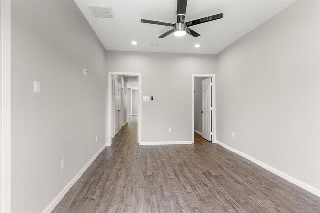 Building Photo - 5307 Groveton St