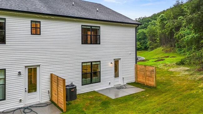 Building Photo - NEW CONSTRUCTION! ONE MONTH FREE RENT — Move in by December 31st!