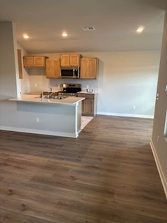 Building Photo - Newly Built!