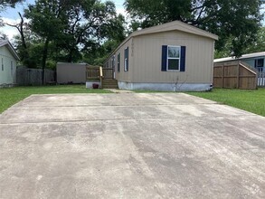 Building Photo - 10030 Cedar Landing Dr