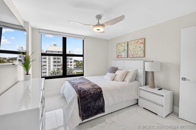 Building Photo - 3115 S Ocean Blvd