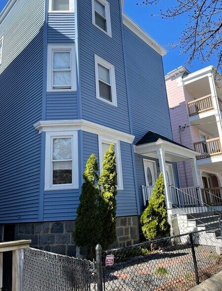 Building Photo - 58 Copeland St