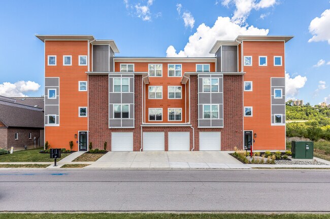 Building Photo - 617 Manhattan Blvd