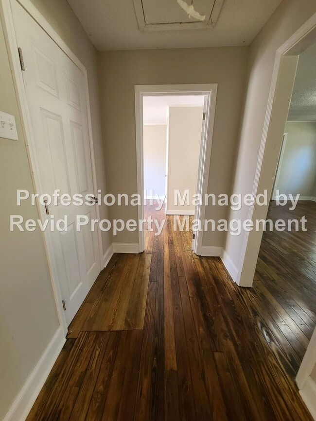 Building Photo - 1419 Depass Rd