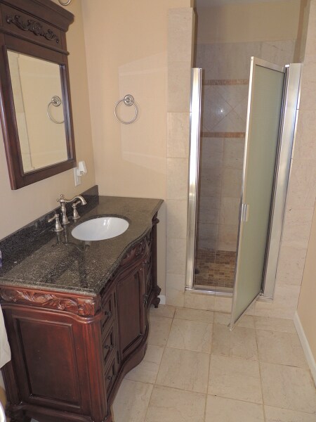 Master Bathroom - 331 Walnut St