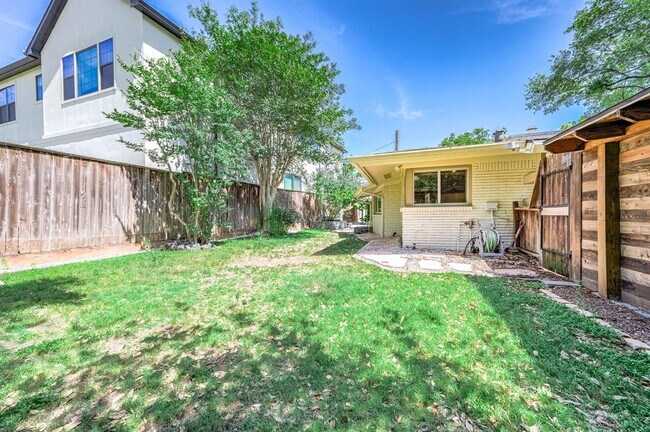 Building Photo - 6825 Bellgreen Dr