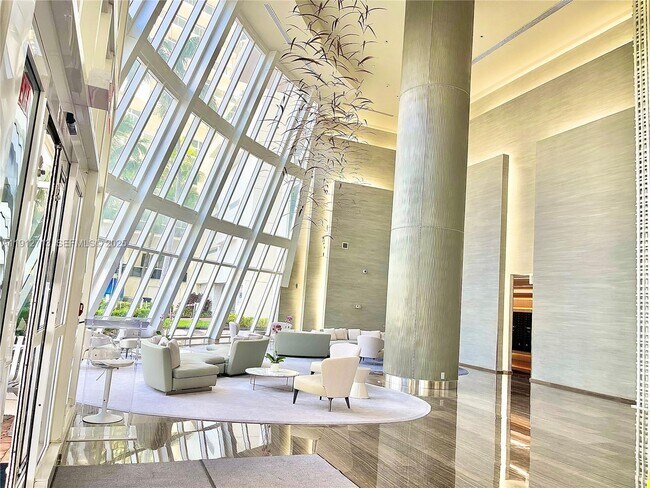 Building Photo - 1830 S Ocean Dr