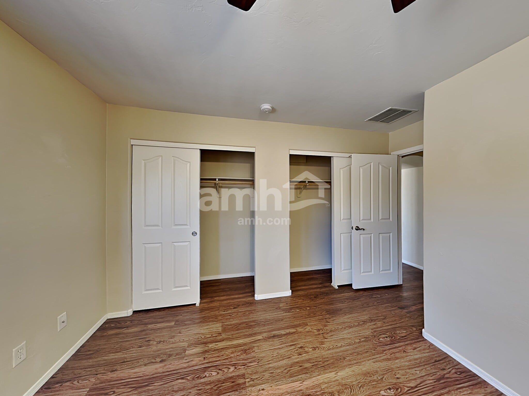 Building Photo - 742 W Emerald Key Dr