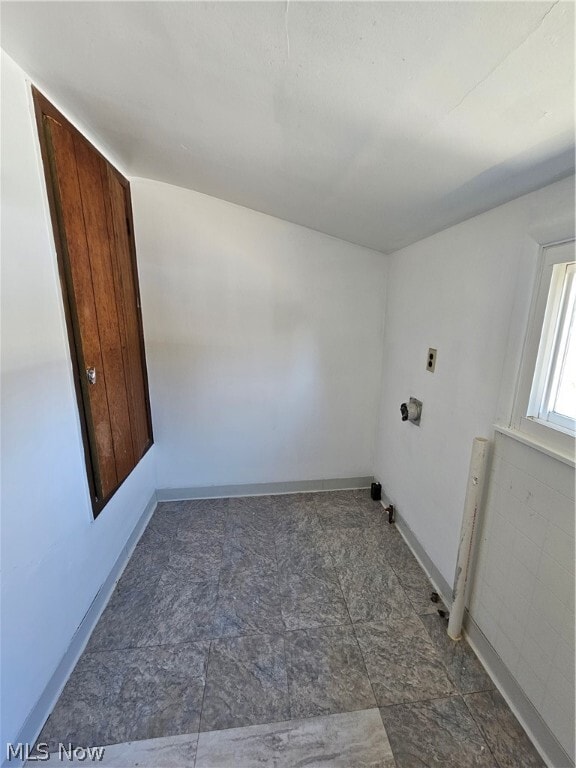 Building Photo - 4660 Darrow Rd