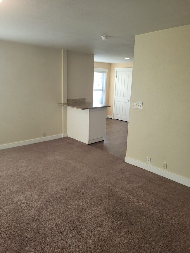 Building Photo - LaGassey - 802 A/B/C