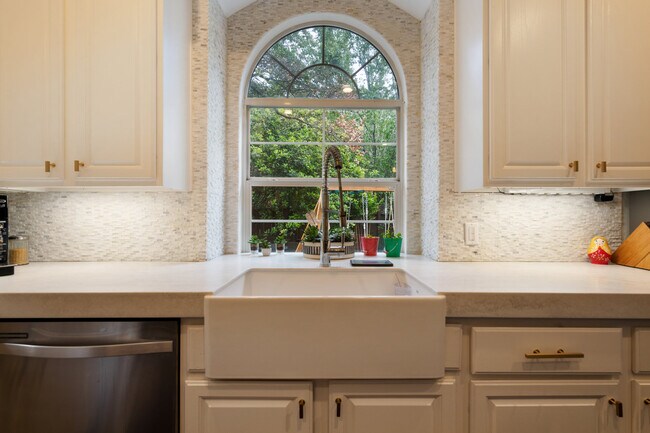 Building Photo - 5401 Ketch Ct