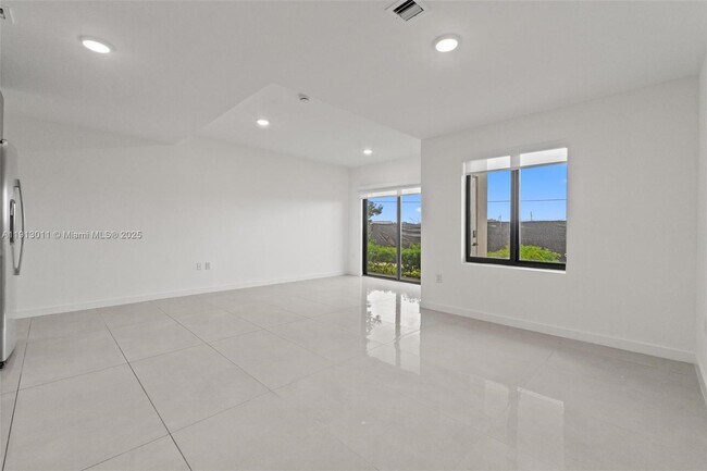 Building Photo - 26126 SW 146th Ave