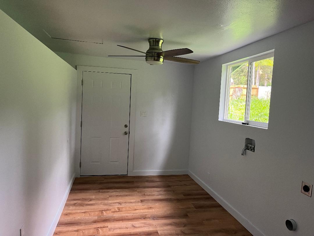 Washer/dryer hookup 2 ext doors - 82-6136 D Rd